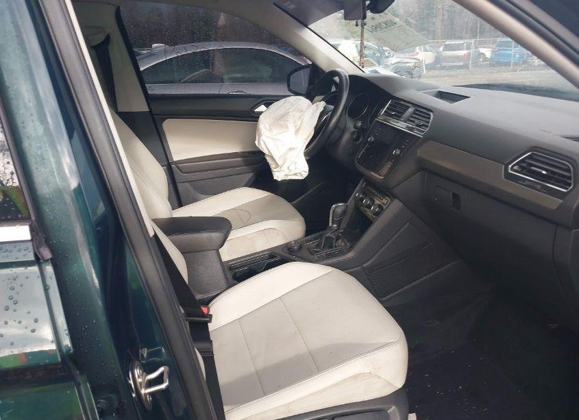 Photo 5 of 2019 Volkswagen Tiguan 2.0T SE/2.0T SEL/2.0T SEL R-LINE/2.0T SEL R-LINE BLACK (VIN 3VV2B7AX6KM017927)