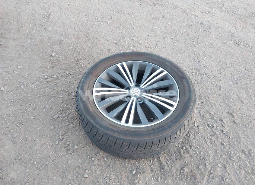 Photo 12 of 2019 Volkswagen Tiguan 2.0T SE/2.0T SEL/2.0T SEL R-LINE/2.0T SEL R-LINE BLACK (VIN 3VV2B7AX6KM022321)