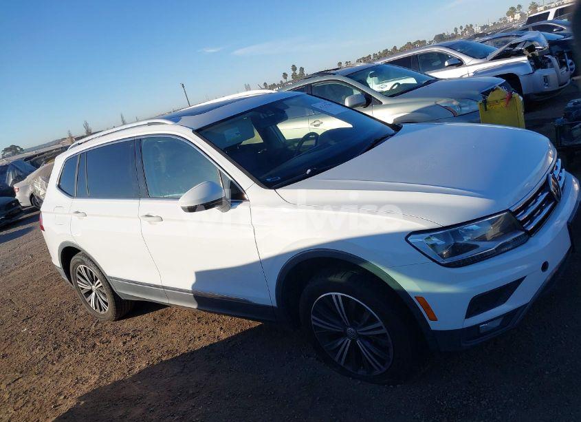 Photo 14 of 2019 Volkswagen Tiguan 2.0T SE/2.0T SEL/2.0T SEL R-LINE/2.0T SEL R-LINE BLACK (VIN 3VV2B7AX6KM022321)