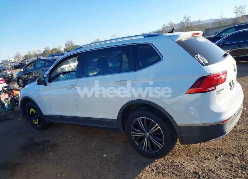 Photo 15 of 2019 Volkswagen Tiguan 2.0T SE/2.0T SEL/2.0T SEL R-LINE/2.0T SEL R-LINE BLACK (VIN 3VV2B7AX6KM022321)