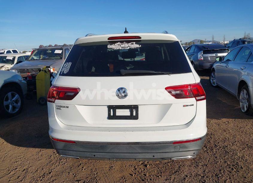 Photo 17 of 2019 Volkswagen Tiguan 2.0T SE/2.0T SEL/2.0T SEL R-LINE/2.0T SEL R-LINE BLACK (VIN 3VV2B7AX6KM022321)