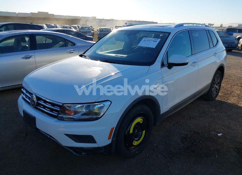 Photo 6 of 2019 Volkswagen Tiguan 2.0T SE/2.0T SEL/2.0T SEL R-LINE/2.0T SEL R-LINE BLACK (VIN 3VV2B7AX6KM022321)