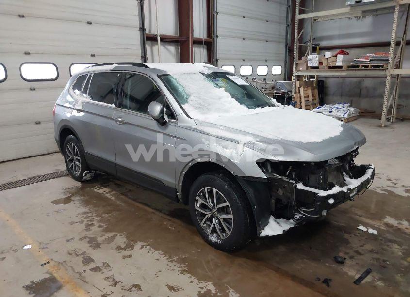 2019 Volkswagen Tiguan 2.0T SE/2.0T SEL/2.0T SEL R-LINE/2.0T SEL R-LINE BLACK (VIN 3VV2B7AX6KM110737) main photo