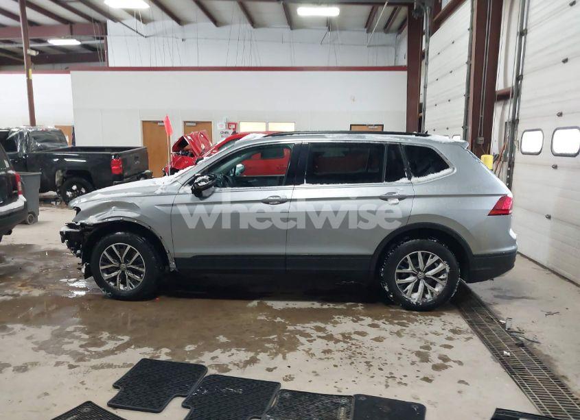 Photo 15 of 2019 Volkswagen Tiguan 2.0T SE/2.0T SEL/2.0T SEL R-LINE/2.0T SEL R-LINE BLACK (VIN 3VV2B7AX6KM110737)
