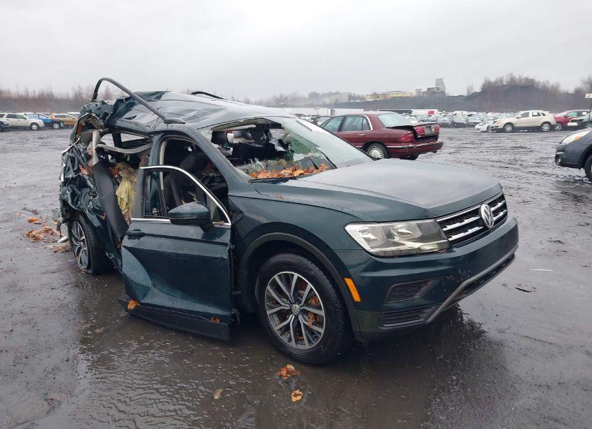 2019 Volkswagen Tiguan 2.0T SE/2.0T SEL/2.0T SEL R-LINE/2.0T SEL R-LINE BLACK (VIN 3VV2B7AX6KM196468) main photo