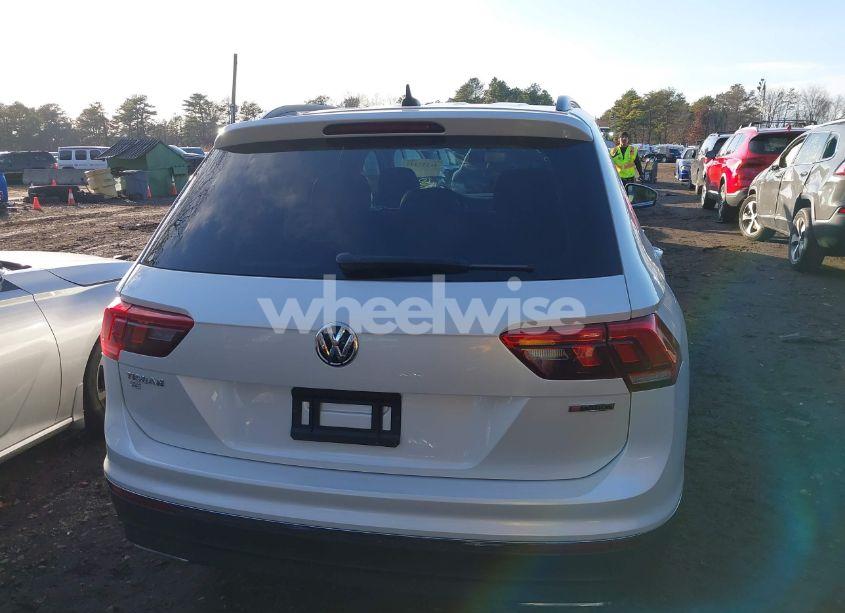 Photo 16 of 2020 Volkswagen Tiguan 2.0T SE/2.0T SE R-LINE BLACK/2.0T SEL (VIN 3VV2B7AX6LM029075)