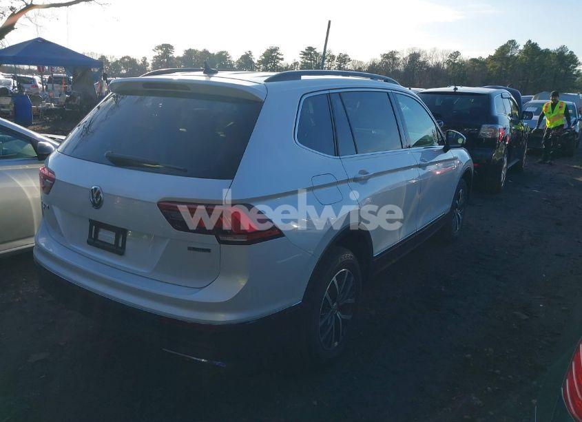 Photo 4 of 2020 Volkswagen Tiguan 2.0T SE/2.0T SE R-LINE BLACK/2.0T SEL (VIN 3VV2B7AX6LM029075)