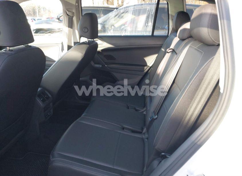 Photo 8 of 2020 Volkswagen Tiguan 2.0T SE/2.0T SE R-LINE BLACK/2.0T SEL (VIN 3VV2B7AX6LM029075)