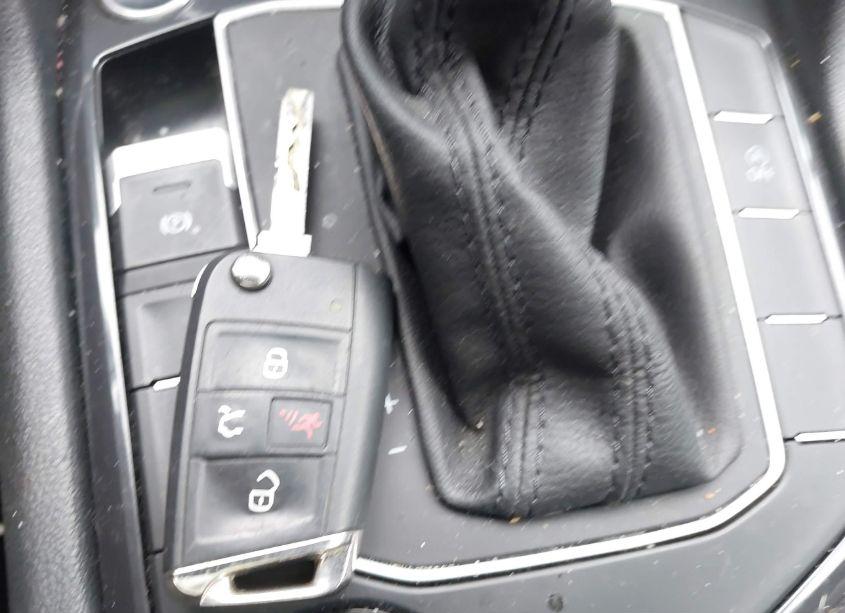 Photo 11 of 2020 Volkswagen Tiguan 2.0T SE/2.0T SE R-LINE BLACK/2.0T SEL (VIN 3VV2B7AX6LM062528)