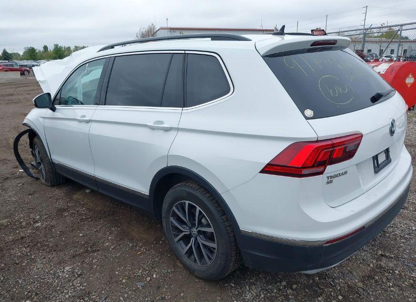 Photo 3 of 2020 Volkswagen Tiguan 2.0T SE/2.0T SE R-LINE BLACK/2.0T SEL (VIN 3VV2B7AX6LM062528)