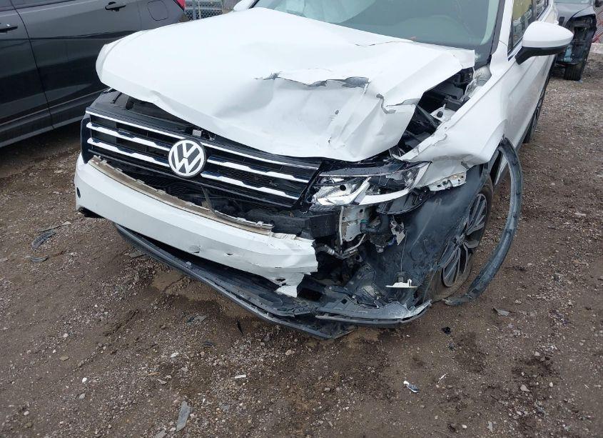 Photo 6 of 2020 Volkswagen Tiguan 2.0T SE/2.0T SE R-LINE BLACK/2.0T SEL (VIN 3VV2B7AX6LM062528)