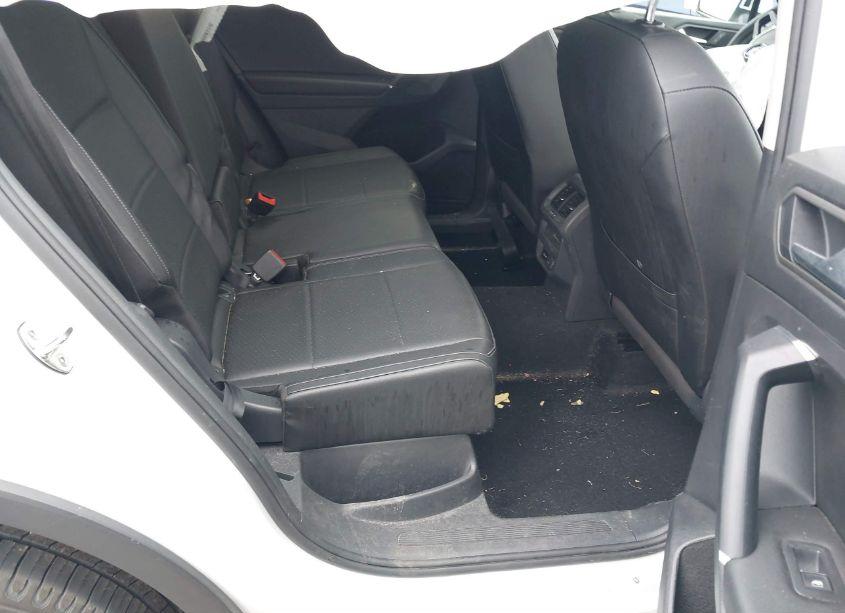 Photo 8 of 2020 Volkswagen Tiguan 2.0T SE/2.0T SE R-LINE BLACK/2.0T SEL (VIN 3VV2B7AX6LM062528)