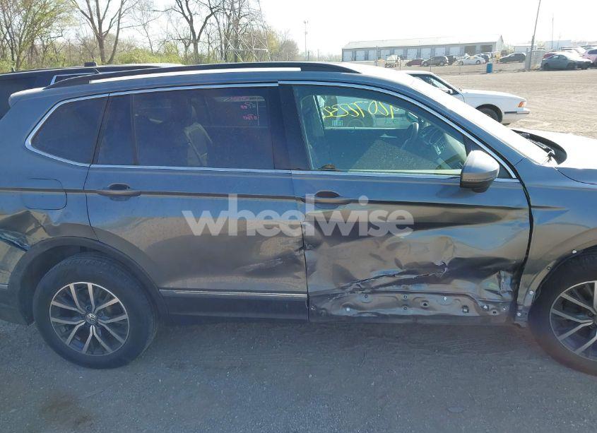 Photo 13 of 2020 Volkswagen Tiguan 2.0T SE/2.0T SE R-LINE BLACK/2.0T SEL (VIN 3VV2B7AX6LM108682)