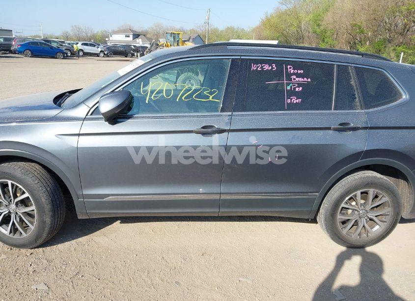 Photo 14 of 2020 Volkswagen Tiguan 2.0T SE/2.0T SE R-LINE BLACK/2.0T SEL (VIN 3VV2B7AX6LM108682)