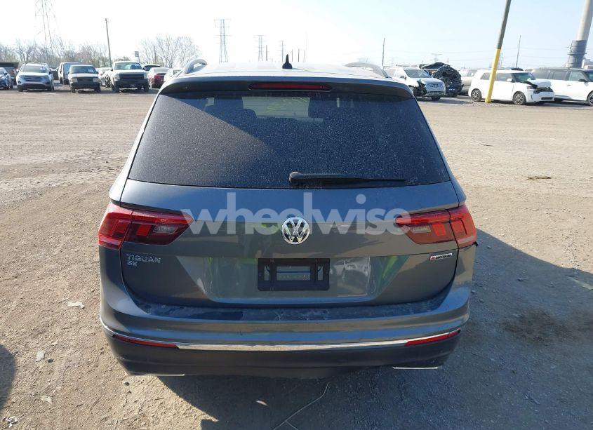 Photo 16 of 2020 Volkswagen Tiguan 2.0T SE/2.0T SE R-LINE BLACK/2.0T SEL (VIN 3VV2B7AX6LM108682)