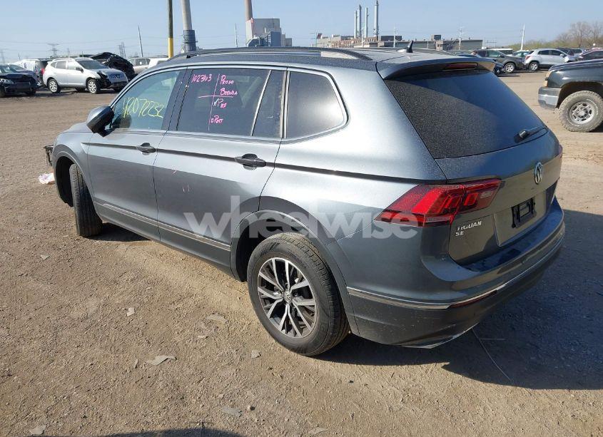 Photo 3 of 2020 Volkswagen Tiguan 2.0T SE/2.0T SE R-LINE BLACK/2.0T SEL (VIN 3VV2B7AX6LM108682)