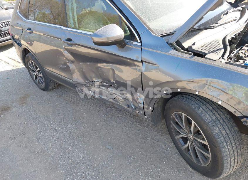 Photo 6 of 2020 Volkswagen Tiguan 2.0T SE/2.0T SE R-LINE BLACK/2.0T SEL (VIN 3VV2B7AX6LM108682)