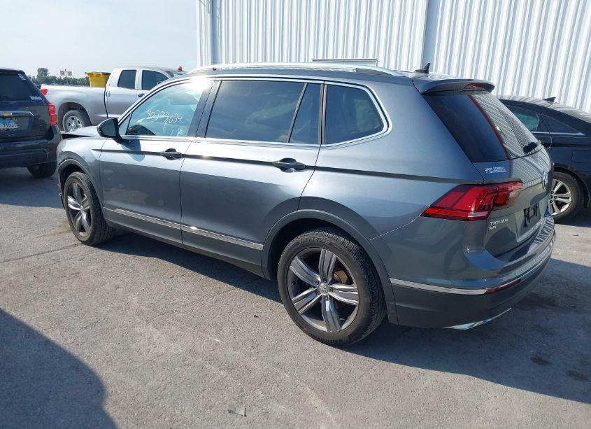 Photo 3 of 2020 Volkswagen Tiguan 2.0T SE/2.0T SE R-LINE BLACK/2.0T SEL (VIN 3VV2B7AX6LM115907)