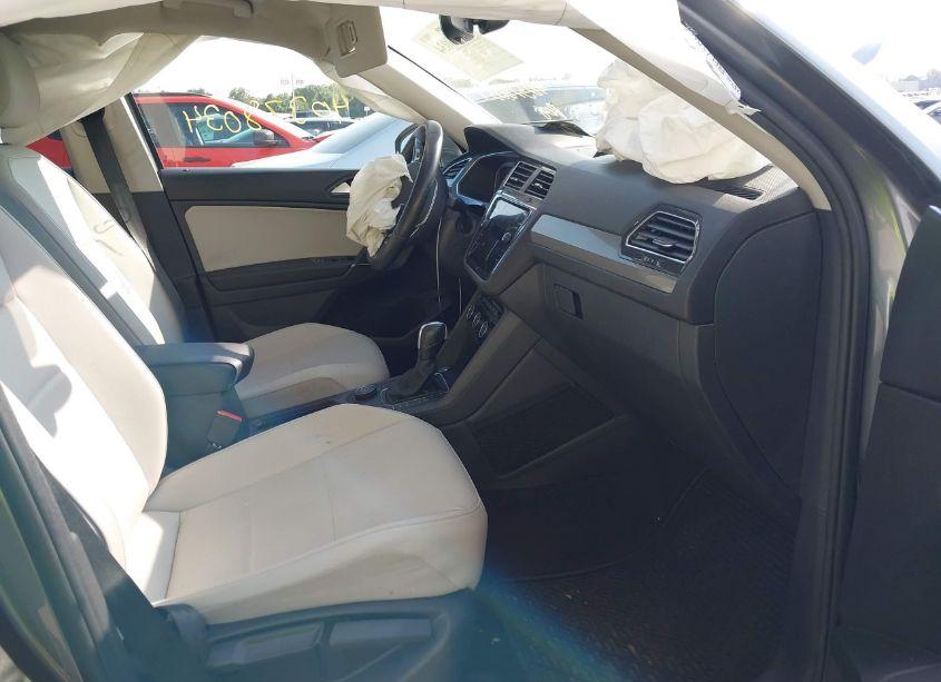 Photo 5 of 2020 Volkswagen Tiguan 2.0T SE/2.0T SE R-LINE BLACK/2.0T SEL (VIN 3VV2B7AX6LM115907)