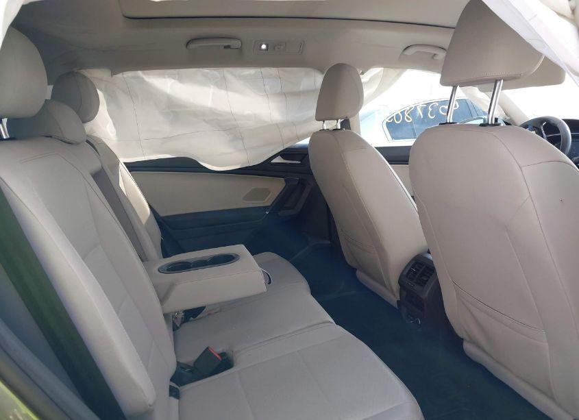 Photo 8 of 2020 Volkswagen Tiguan 2.0T SE/2.0T SE R-LINE BLACK/2.0T SEL (VIN 3VV2B7AX6LM115907)