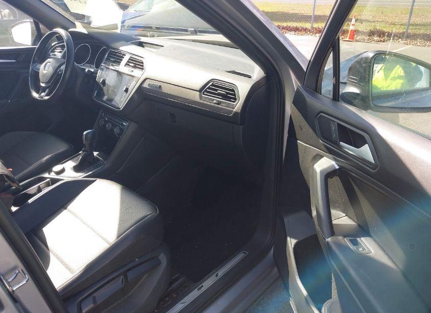 Photo 5 of 2020 Volkswagen Tiguan 2.0T SE/2.0T SE R-LINE BLACK/2.0T SEL (VIN 3VV2B7AX6LM145246)