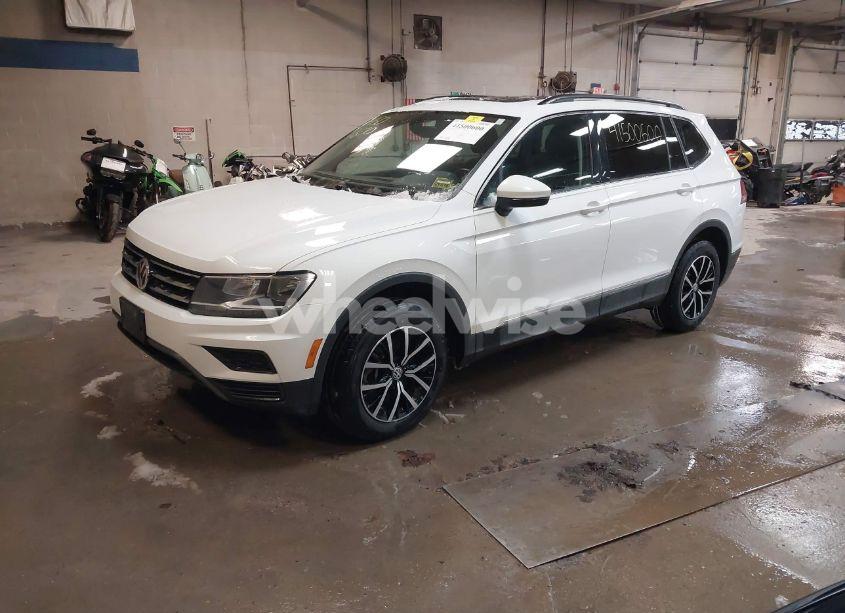 Photo 2 of 2021 Volkswagen Tiguan 2.0T SE/2.0T SE R-LINE BLACK/2.0T SEL (VIN 3VV2B7AX6MM021687)
