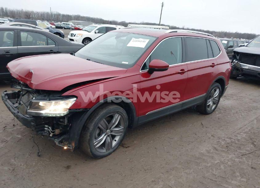 Photo 2 of 2021 Volkswagen Tiguan 2.0T SE/2.0T SE R-LINE BLACK/2.0T SEL (VIN 3VV2B7AX6MM021866)