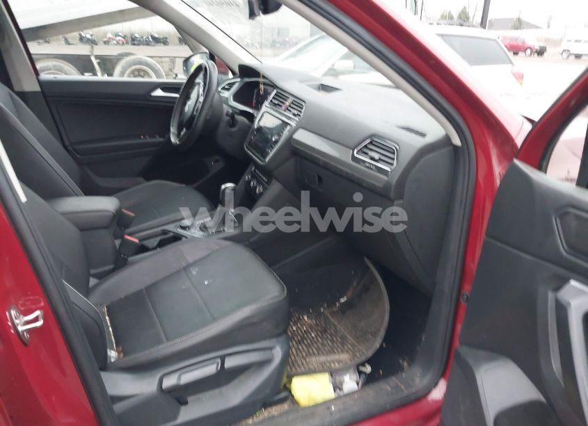 Photo 5 of 2021 Volkswagen Tiguan 2.0T SE/2.0T SE R-LINE BLACK/2.0T SEL (VIN 3VV2B7AX6MM021866)