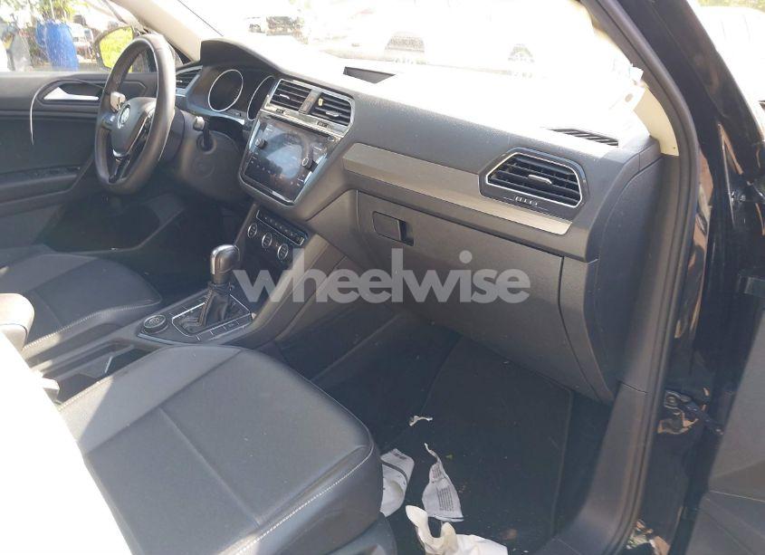 Photo 5 of 2021 Volkswagen Tiguan 2.0T SE/2.0T SE R-LINE BLACK/2.0T SEL (VIN 3VV2B7AX6MM078634)