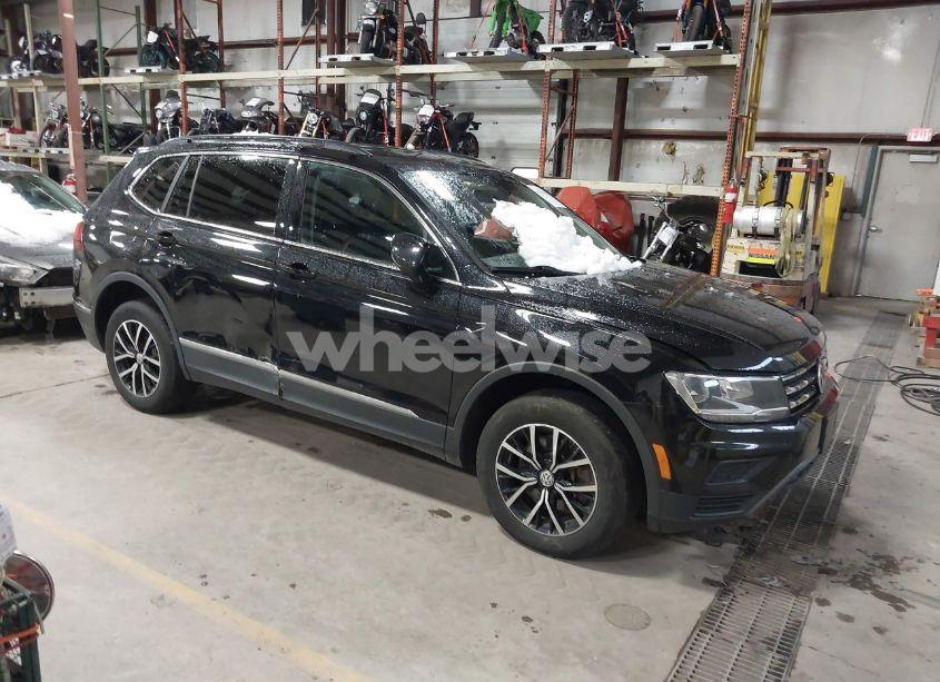2021 Volkswagen Tiguan 2.0T SE/2.0T SE R-LINE BLACK/2.0T SEL (VIN 3VV2B7AX6MM104634) main photo