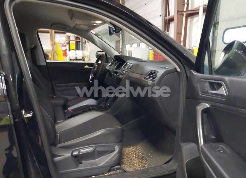Photo 5 of 2021 Volkswagen Tiguan 2.0T SE/2.0T SE R-LINE BLACK/2.0T SEL (VIN 3VV2B7AX6MM104634)