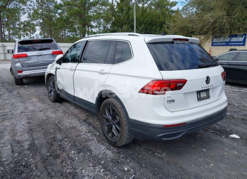 Photo 3 of 2022 Volkswagen Tiguan 2.0T SE (VIN 3VV2B7AX6NM022422)