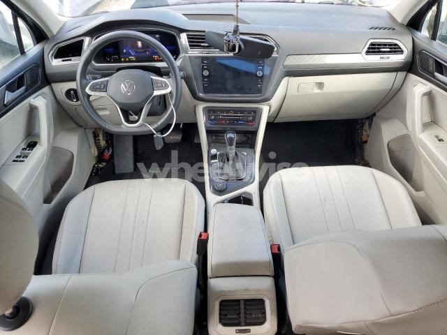 Photo 12 of 2022 VOLKSWAGEN TIGUAN SE (VIN 3VV2B7AX6NM131057)