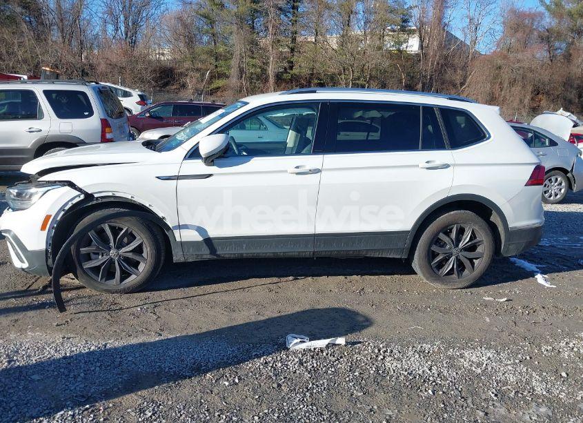 Photo 14 of 2024 Volkswagen Tiguan 2.0T SE/WOLFSBURG EDITION (VIN 3VV2B7AX6RM035127)