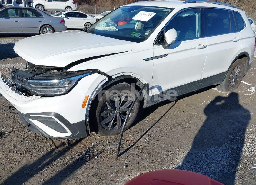 Photo 2 of 2024 Volkswagen Tiguan 2.0T SE/WOLFSBURG EDITION (VIN 3VV2B7AX6RM035127)