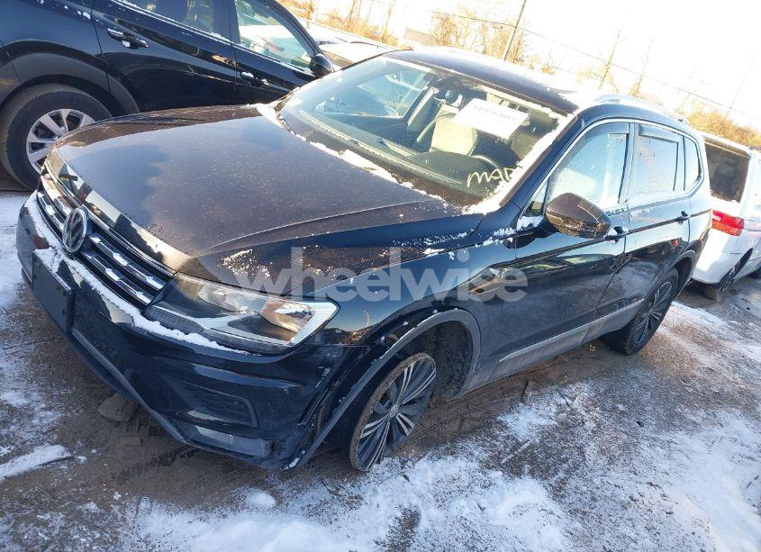 Photo 2 of 2018 Volkswagen Tiguan 2.0T SE/2.0T SEL (VIN 3VV2B7AX7JM031558)