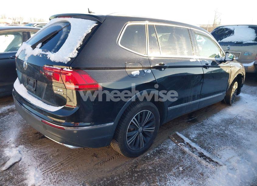 Photo 4 of 2018 Volkswagen Tiguan 2.0T SE/2.0T SEL (VIN 3VV2B7AX7JM031558)