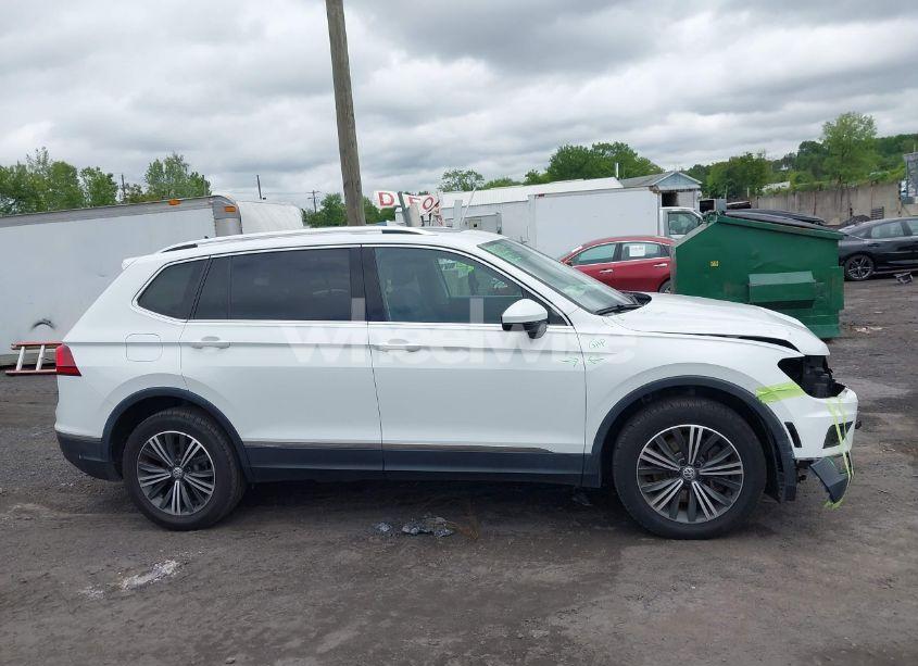 Photo 13 of 2018 Volkswagen Tiguan 2.0T SE/2.0T SEL (VIN 3VV2B7AX7JM099570)