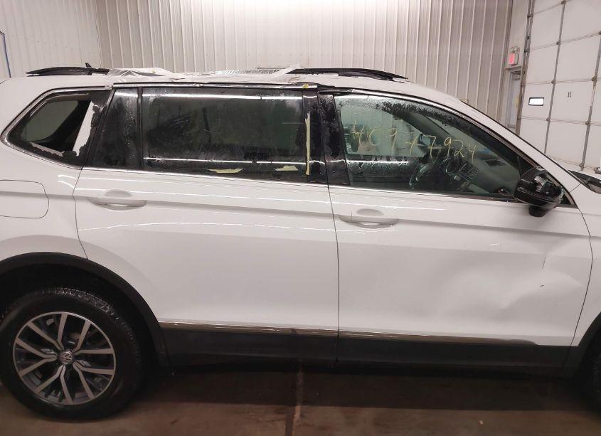 Photo 13 of 2018 Volkswagen Tiguan 2.0T SE/2.0T SEL (VIN 3VV2B7AX7JM194808)
