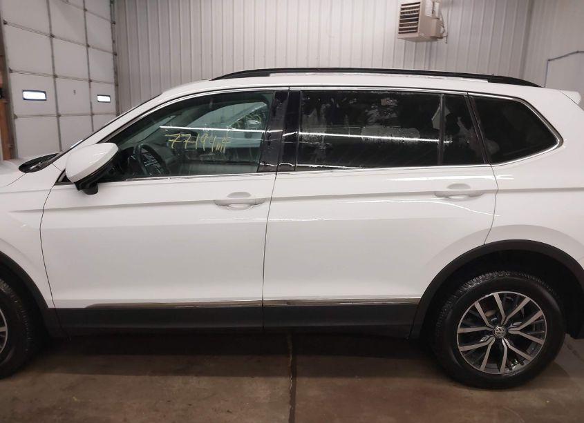 Photo 14 of 2018 Volkswagen Tiguan 2.0T SE/2.0T SEL (VIN 3VV2B7AX7JM194808)