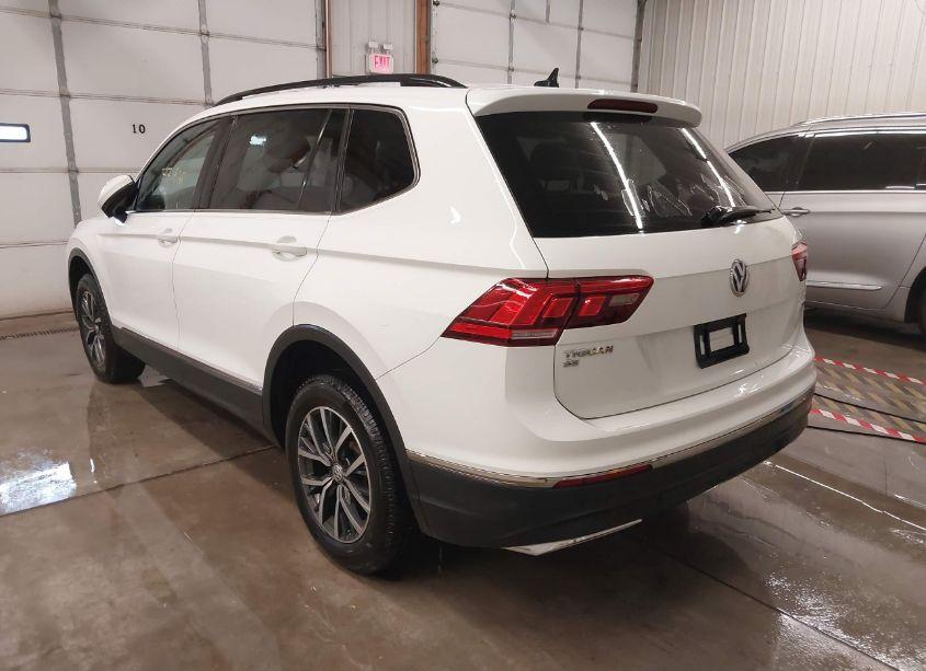 Photo 3 of 2018 Volkswagen Tiguan 2.0T SE/2.0T SEL (VIN 3VV2B7AX7JM194808)