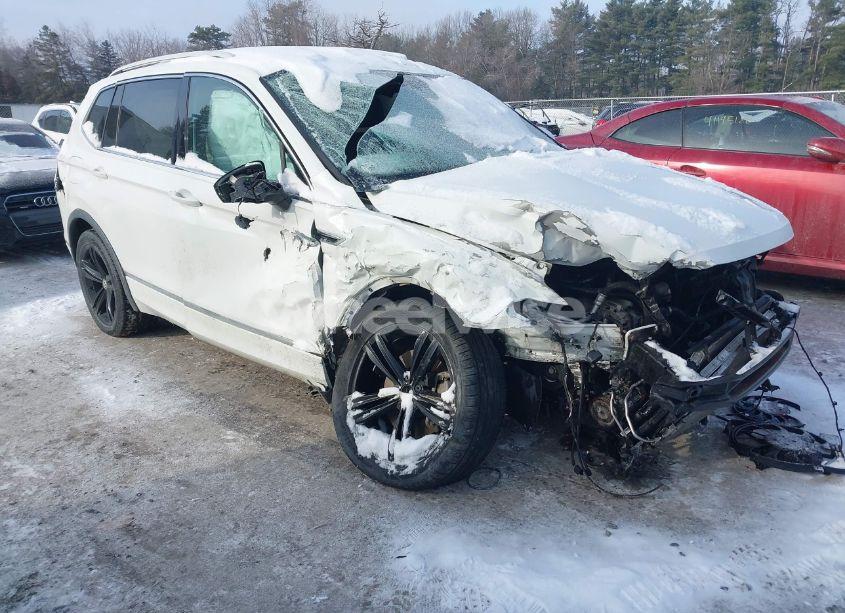 2018 Volkswagen Tiguan (VIN 3VV2B7AX7JM205306) main photo