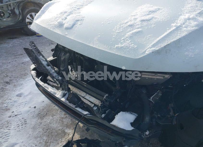 Photo 10 of 2018 Volkswagen Tiguan (VIN 3VV2B7AX7JM205306)