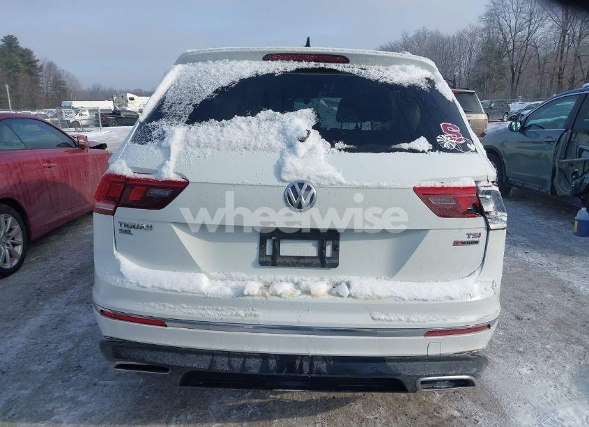 Photo 16 of 2018 Volkswagen Tiguan (VIN 3VV2B7AX7JM205306)