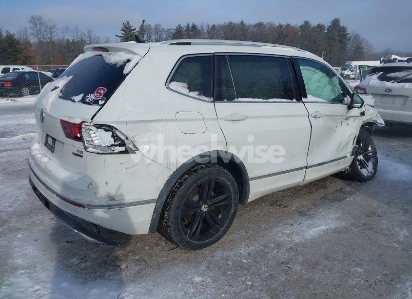 Photo 4 of 2018 Volkswagen Tiguan (VIN 3VV2B7AX7JM205306)