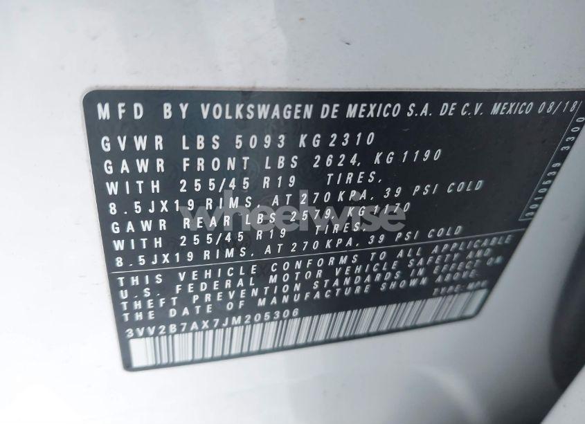 Photo 9 of 2018 Volkswagen Tiguan (VIN 3VV2B7AX7JM205306)