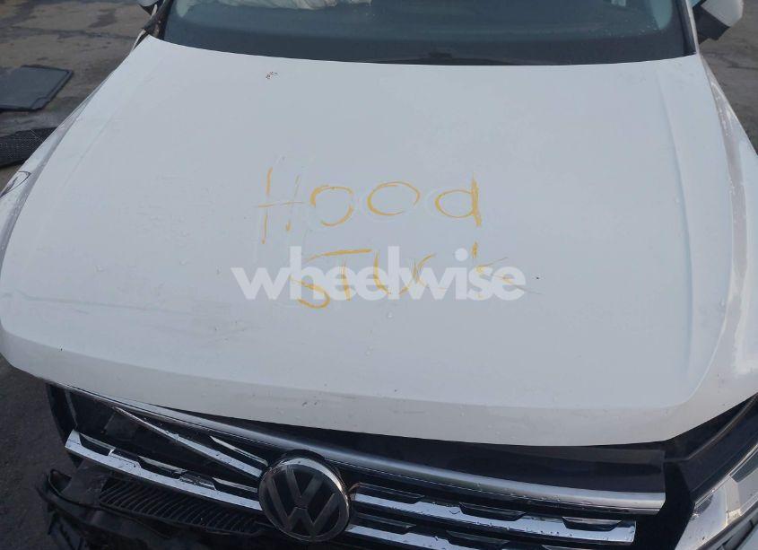 Photo 10 of 2018 Volkswagen Tiguan 2.0T SE/2.0T SEL (VIN 3VV2B7AX7JM214345)