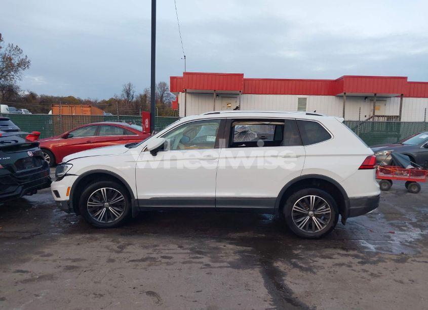 Photo 14 of 2018 Volkswagen Tiguan 2.0T SE/2.0T SEL (VIN 3VV2B7AX7JM214345)