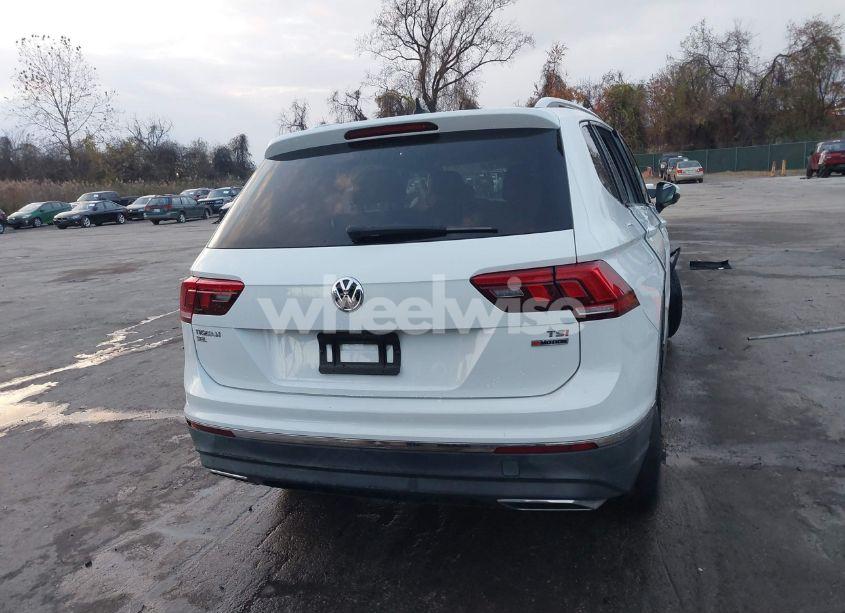 Photo 16 of 2018 Volkswagen Tiguan 2.0T SE/2.0T SEL (VIN 3VV2B7AX7JM214345)