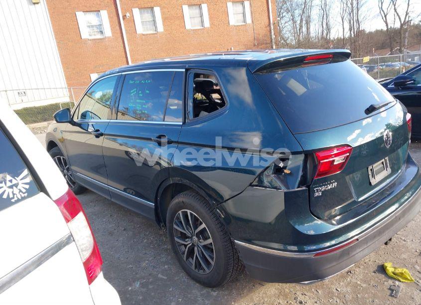 Photo 15 of 2018 Volkswagen Tiguan 2.0T SE/2.0T SEL (VIN 3VV2B7AX7JM219982)